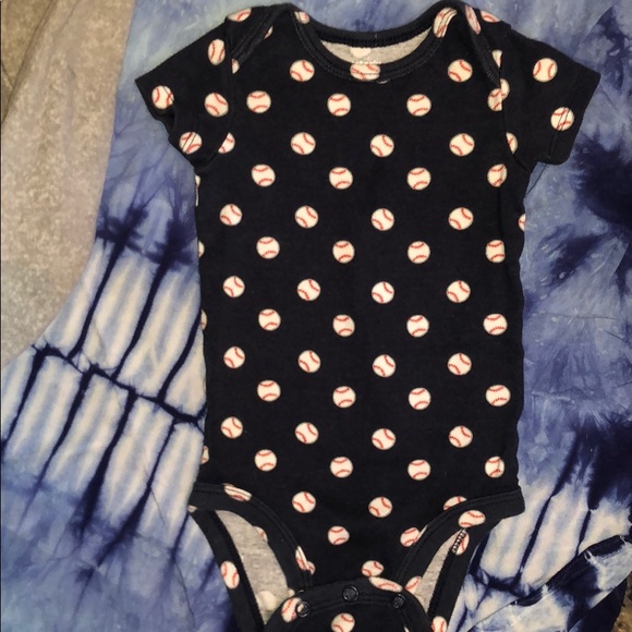 Lot of 3 Baby Boy Onesies - Picture 4 of 7